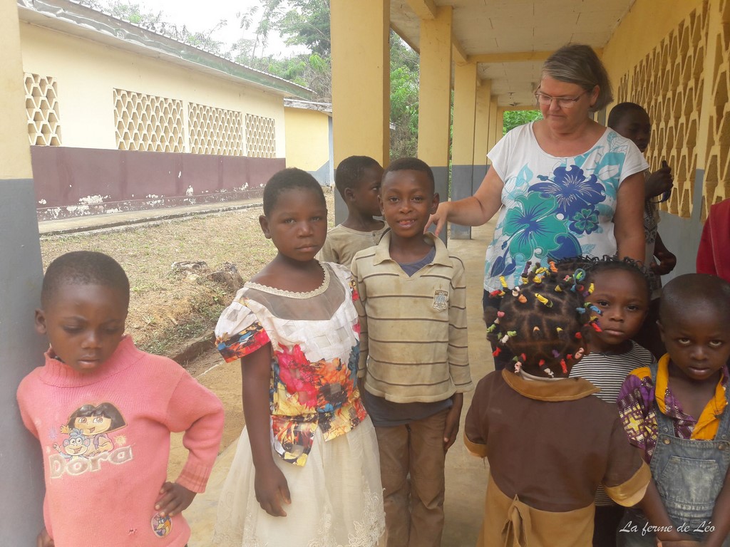 LFDL-Bénévoles 2020-École De Nkolnyama Remise De Dons
