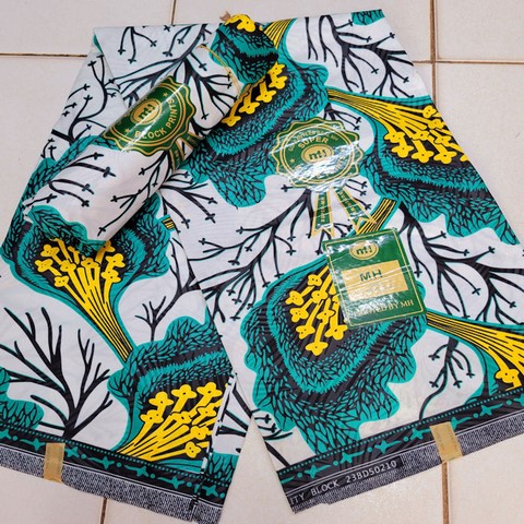 tissu pagne wax africain 6 yard,ventes solidaire,lafermedeleo,La ferme de Léo,
